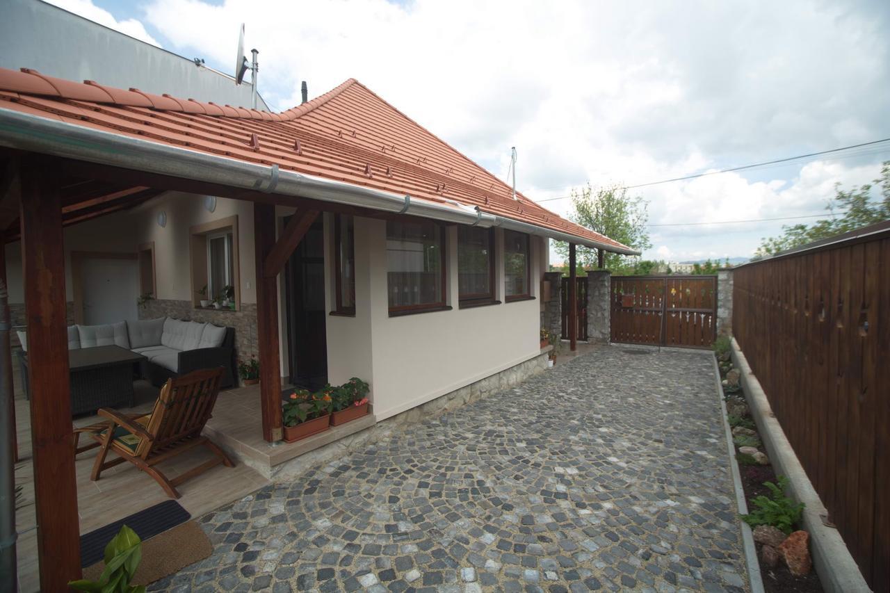 אגר Holiday Home Podium מראה חיצוני תמונה